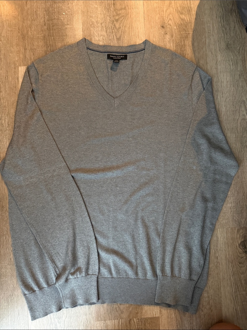Banana Republic Men's Luxury Blend Light Gray V-Neck Sweater